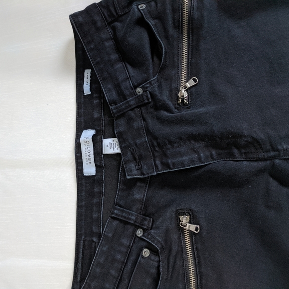 Kenneth Cole Reaction Skinny Jeans - Picture 4 of 8